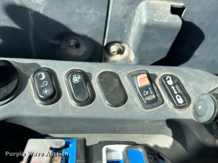 image for item EK8668 2019 Komatsu PC210LC-11 excavator