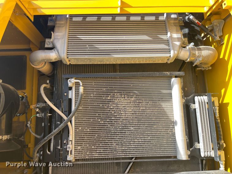 image for item EK8668 2019 Komatsu PC210LC-11 excavator