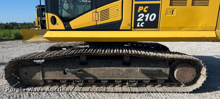 image for item EK8668 2019 Komatsu PC210LC-11 excavator