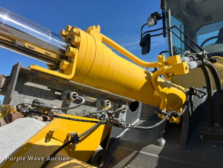 image for item EK8670 2018 Komatsu WA320-8 wheel loader