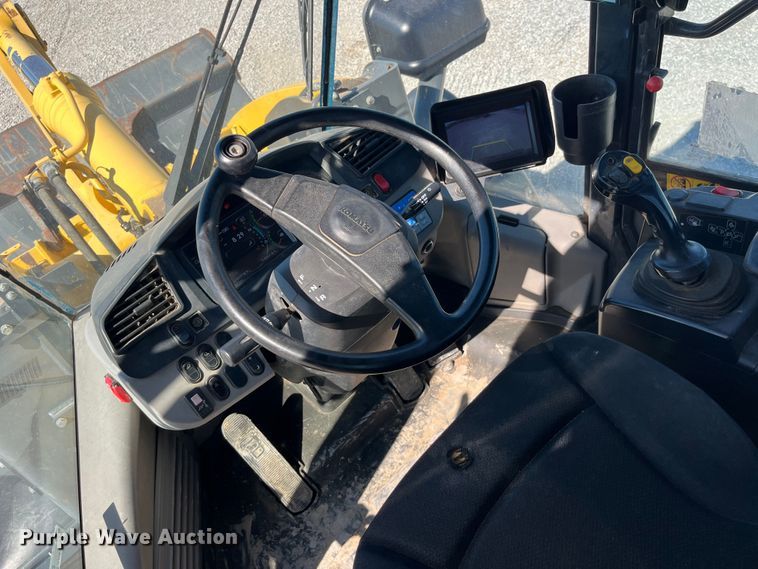 image for item EK8670 2018 Komatsu WA320-8 wheel loader