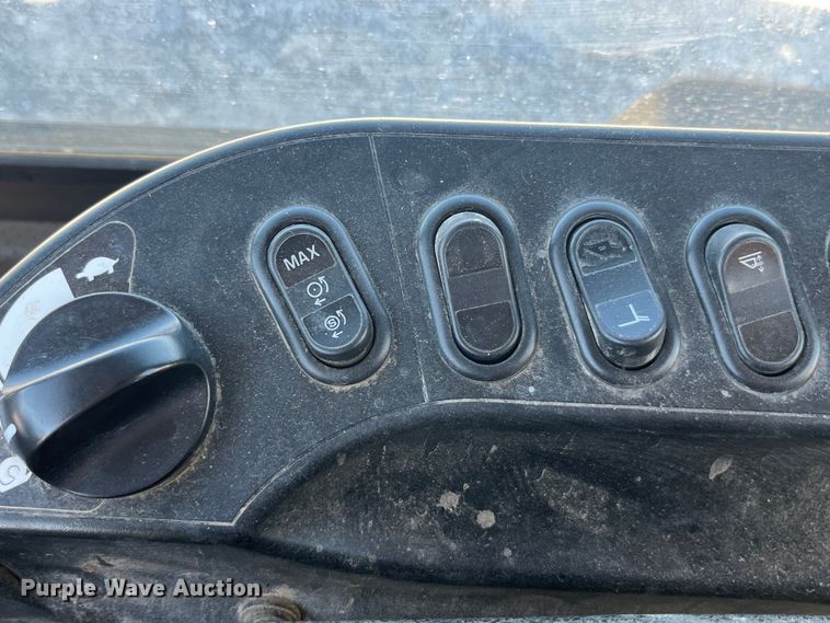 image for item EK8670 2018 Komatsu WA320-8 wheel loader