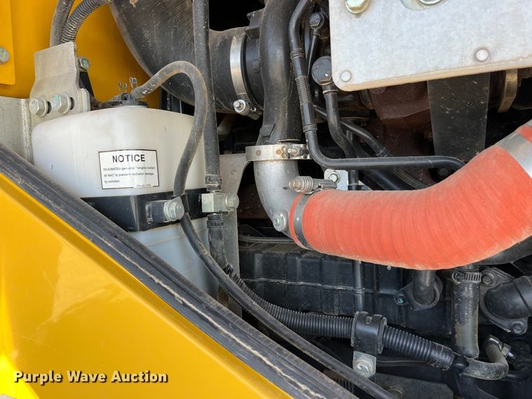 image for item EK8670 2018 Komatsu WA320-8 wheel loader