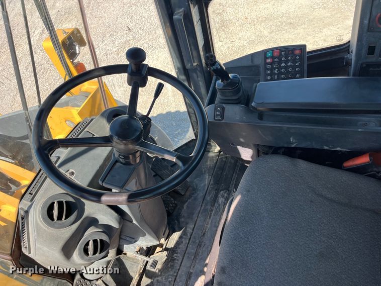 image for item EK8671 2017 John Deere 544K-II wheel loader