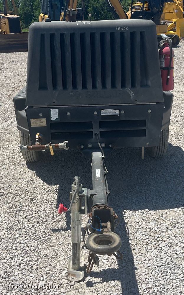 image for item EK8675 Sullair 185D DPQ KU4F air compressor