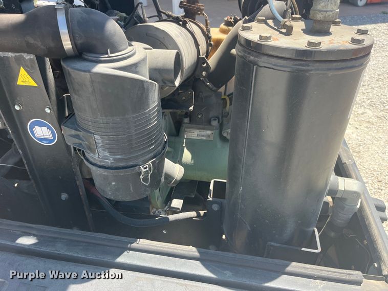 image for item EK8675 Sullair 185D DPQ KU4F air compressor