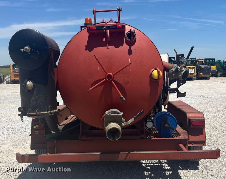 image for item EK8677 2006 Ditch Witch FX60 vacuum excavator