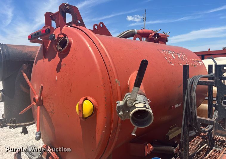 image for item EK8677 2006 Ditch Witch FX60 vacuum excavator