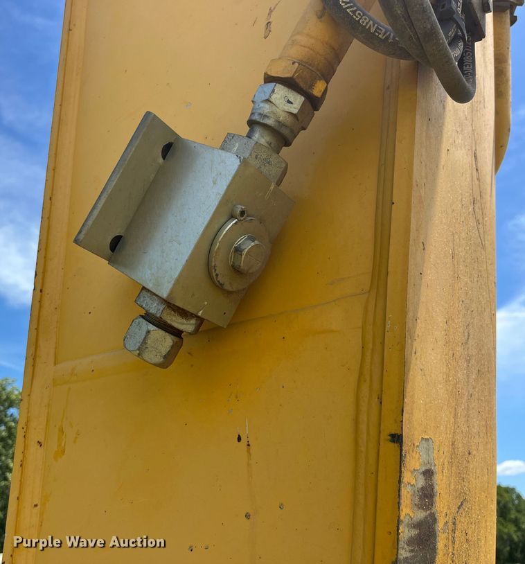 image for item EK8679 2019 Kobelco SK210LC-10 excavator