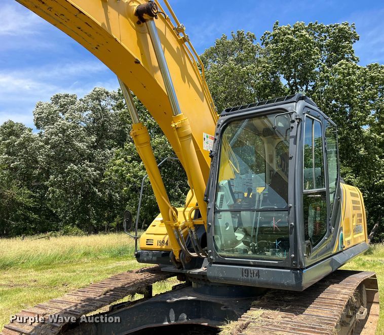 image for item EK8679 2019 Kobelco SK210LC-10 excavator