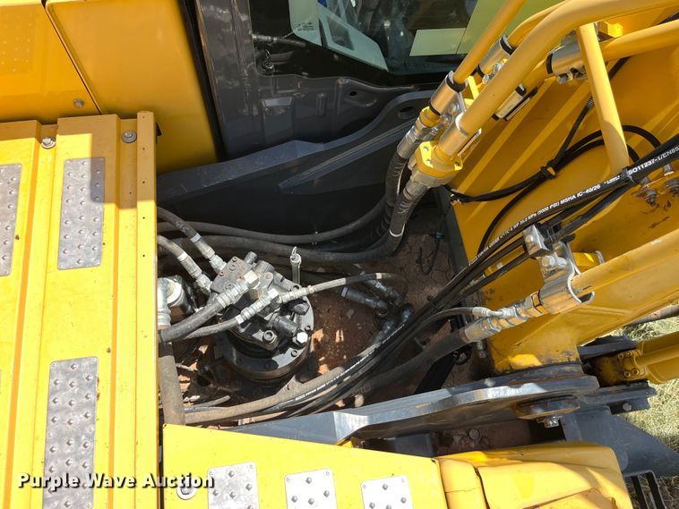image for item EK8679 2019 Kobelco SK210LC-10 excavator