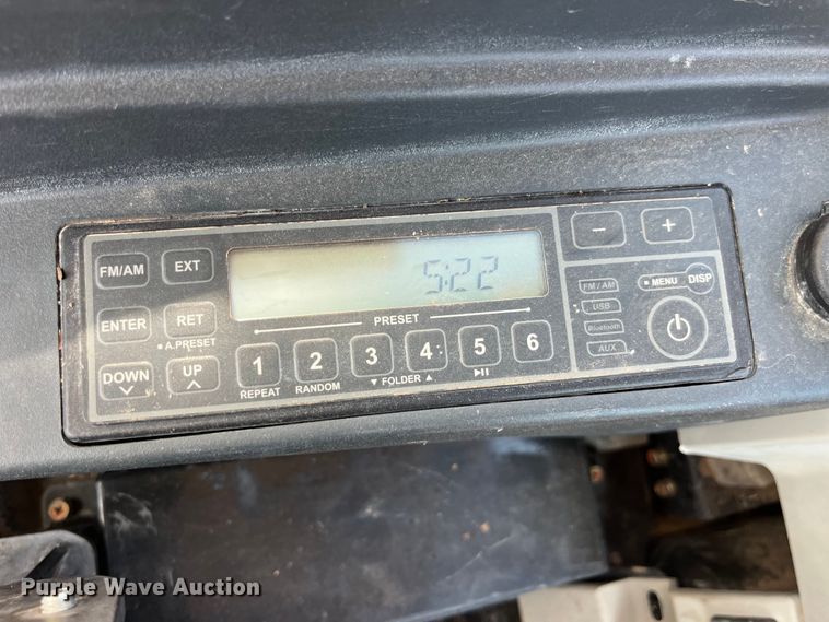 image for item EK8679 2019 Kobelco SK210LC-10 excavator