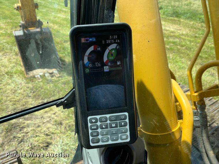 image for item EK8679 2019 Kobelco SK210LC-10 excavator