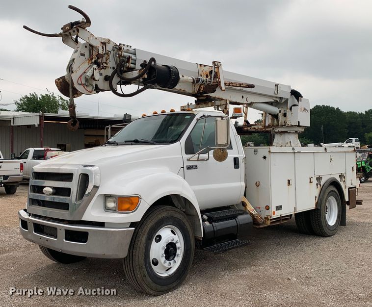 image for item JT9833 2008 Ford F750 Super Duty digger derrick truck