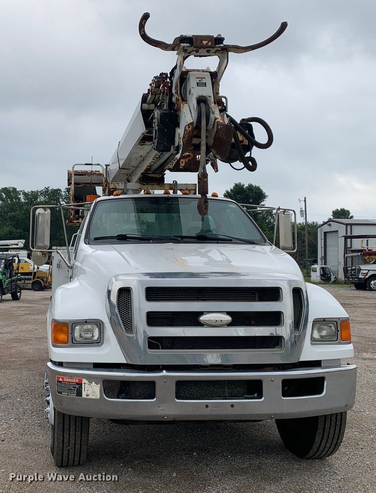 image for item JT9833 2008 Ford F750 Super Duty digger derrick truck
