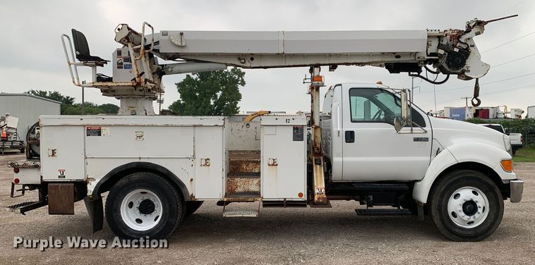 image for item JT9833 2008 Ford F750 Super Duty digger derrick truck