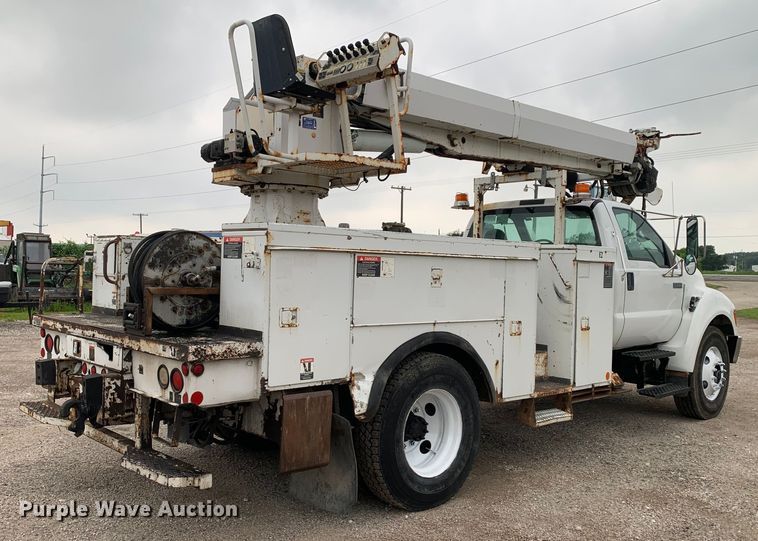 image for item JT9833 2008 Ford F750 Super Duty digger derrick truck