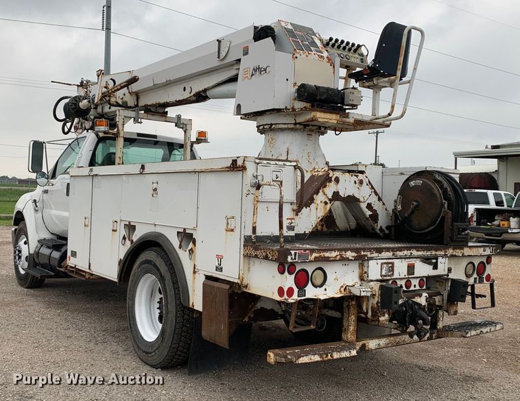 image for item JT9833 2008 Ford F750 Super Duty digger derrick truck