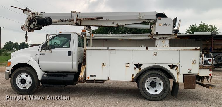 image for item JT9833 2008 Ford F750 Super Duty digger derrick truck