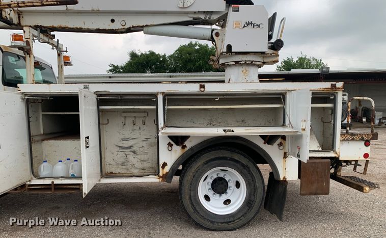 image for item JT9833 2008 Ford F750 Super Duty digger derrick truck