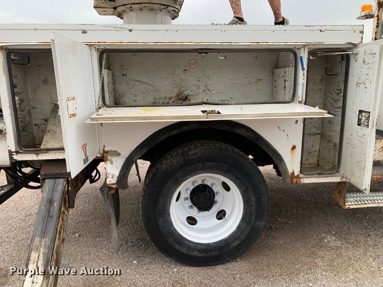 image for item JT9833 2008 Ford F750 Super Duty digger derrick truck