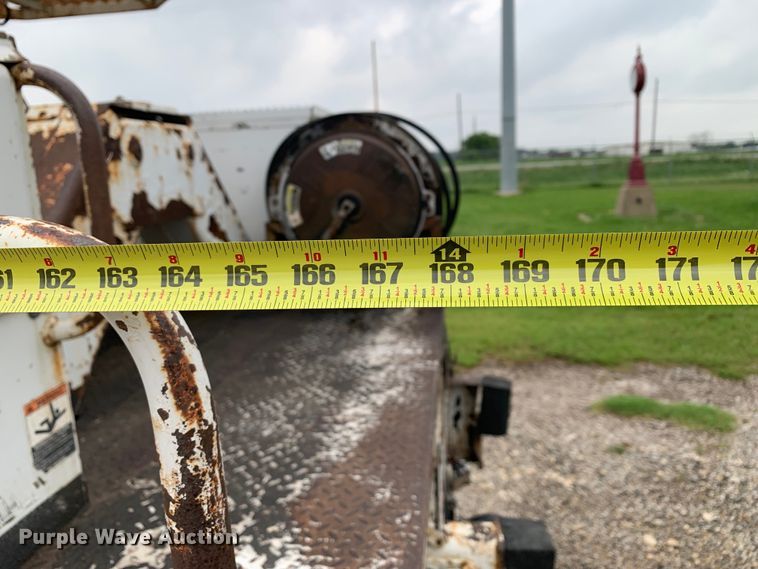 image for item JT9833 2008 Ford F750 Super Duty digger derrick truck