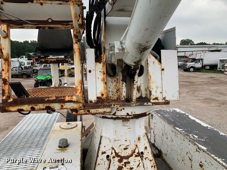 image for item JT9833 2008 Ford F750 Super Duty digger derrick truck