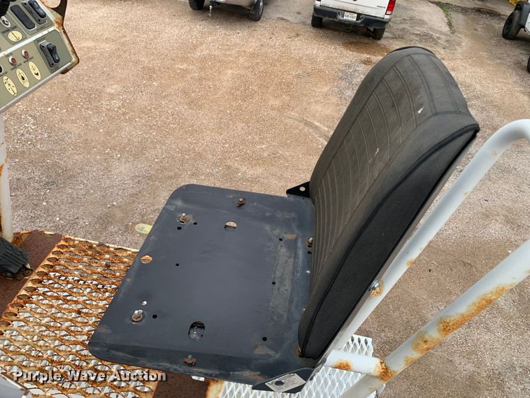 image for item JT9833 2008 Ford F750 Super Duty digger derrick truck