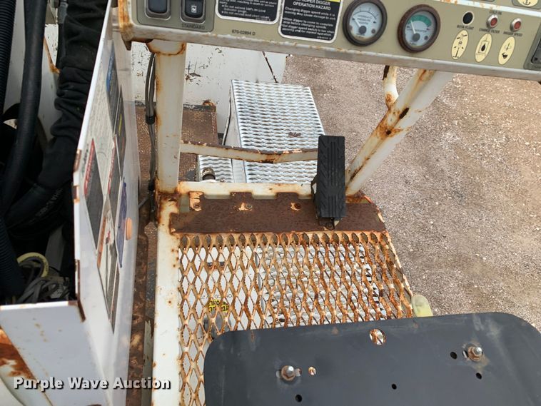 image for item JT9833 2008 Ford F750 Super Duty digger derrick truck