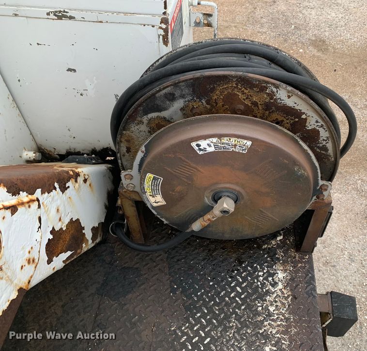 image for item JT9833 2008 Ford F750 Super Duty digger derrick truck