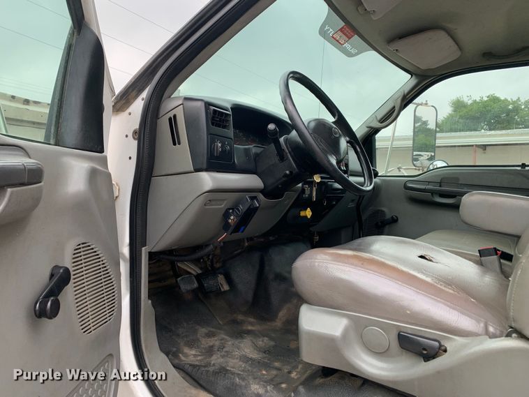 image for item JT9833 2008 Ford F750 Super Duty digger derrick truck