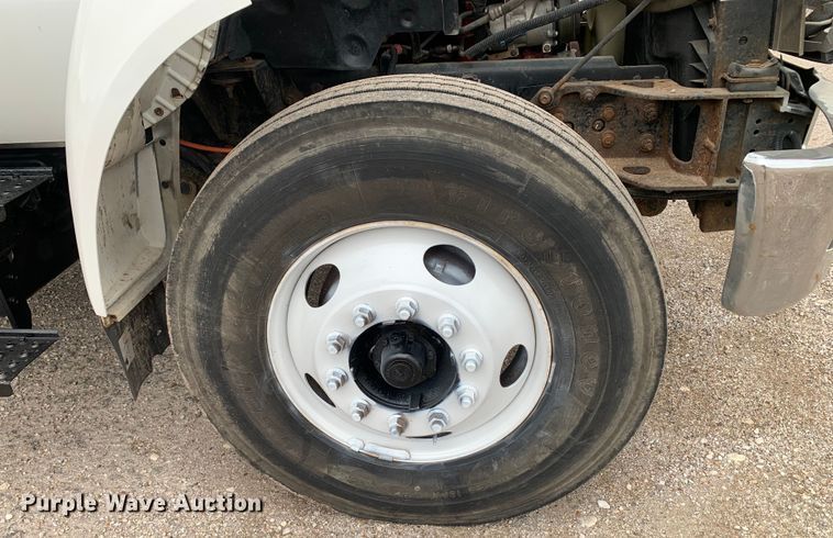 image for item JT9833 2008 Ford F750 Super Duty digger derrick truck