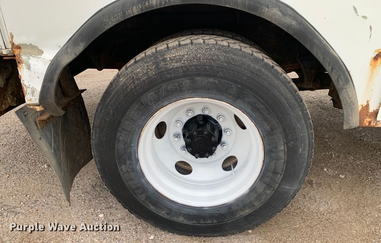 image for item JT9833 2008 Ford F750 Super Duty digger derrick truck