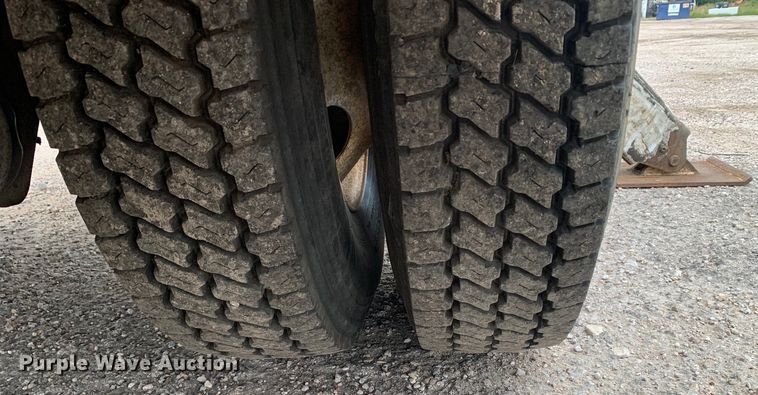 image for item JT9833 2008 Ford F750 Super Duty digger derrick truck