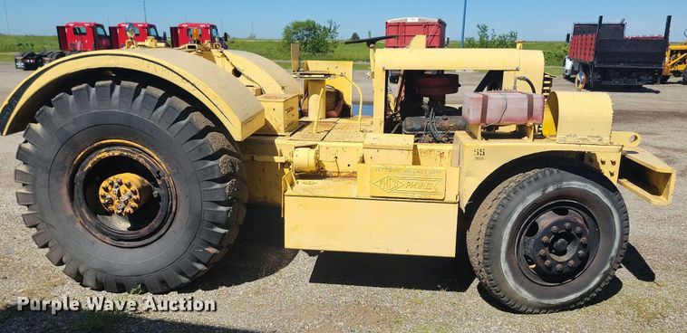 image for item KA9989 Pettibone PMW-12 scraper tractor