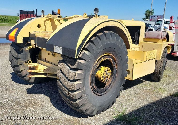 image for item KA9989 Pettibone PMW-12 scraper tractor