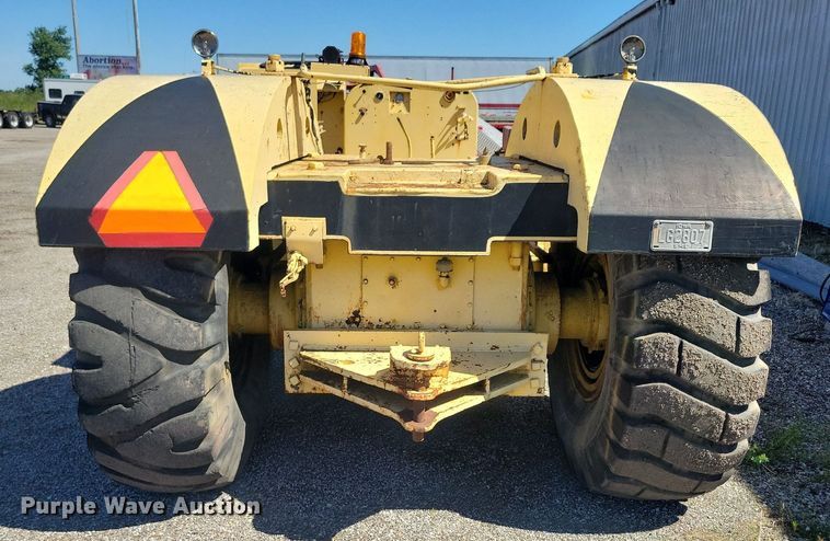 image for item KA9989 Pettibone PMW-12 scraper tractor