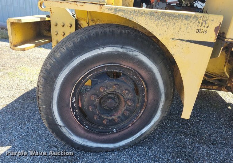 image for item KA9989 Pettibone PMW-12 scraper tractor