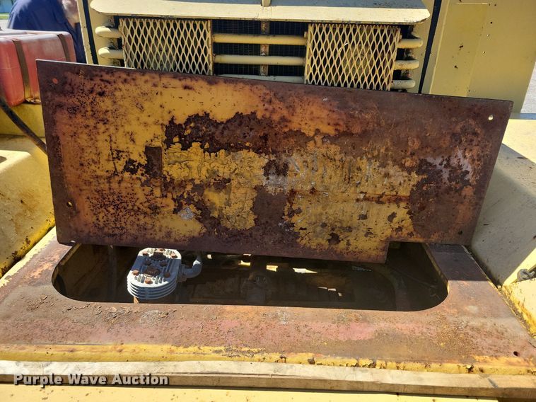 image for item KA9989 Pettibone PMW-12 scraper tractor