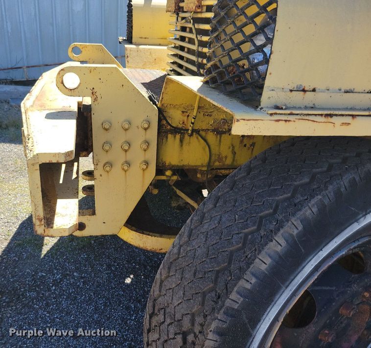 image for item KA9989 Pettibone PMW-12 scraper tractor