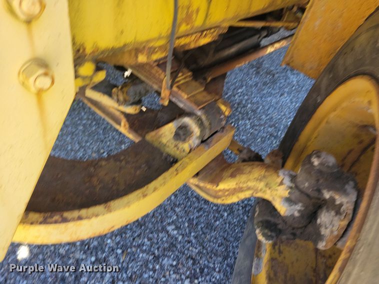 image for item KA9989 Pettibone PMW-12 scraper tractor