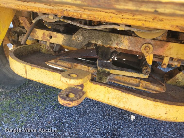 image for item KA9989 Pettibone PMW-12 scraper tractor