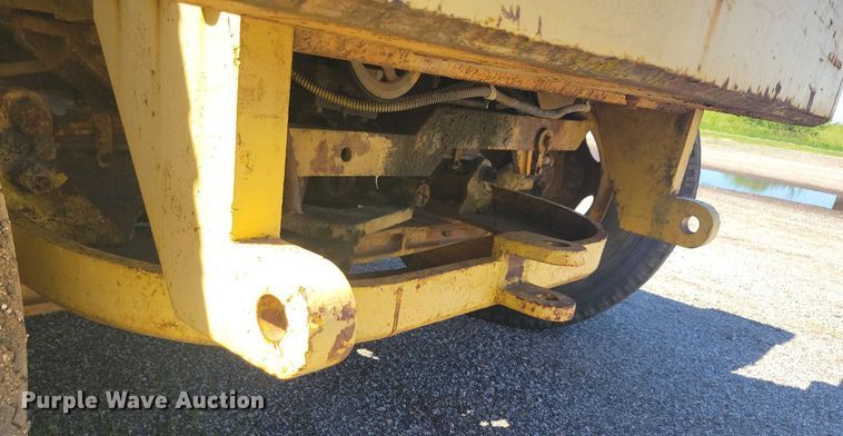 image for item KA9989 Pettibone PMW-12 scraper tractor