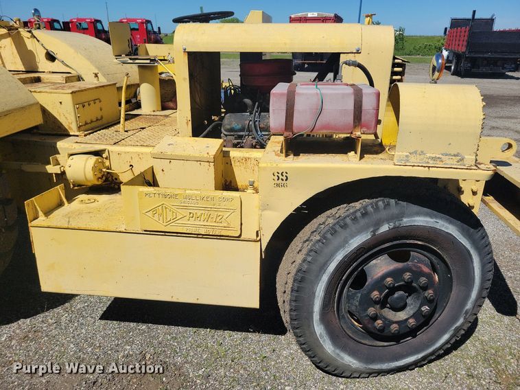 image for item KA9989 Pettibone PMW-12 scraper tractor