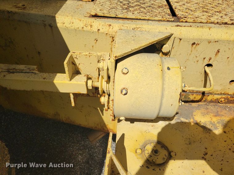 image for item KA9989 Pettibone PMW-12 scraper tractor