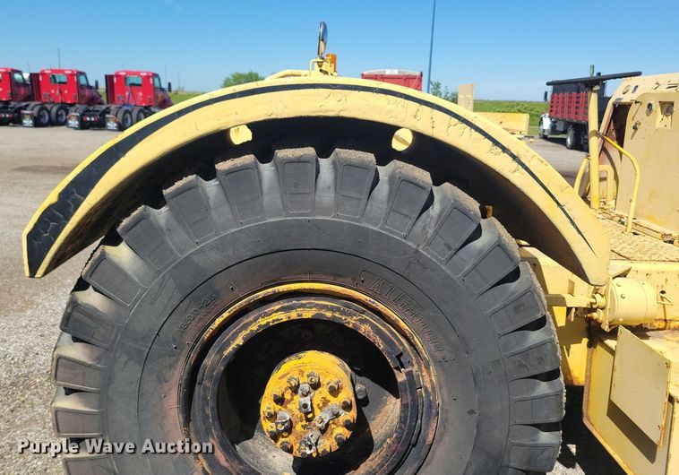 image for item KA9989 Pettibone PMW-12 scraper tractor