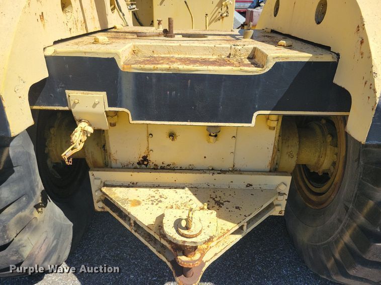 image for item KA9989 Pettibone PMW-12 scraper tractor