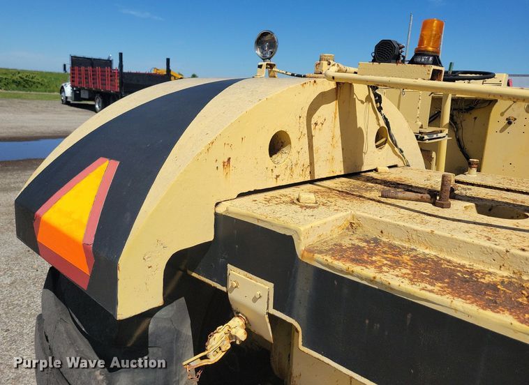 image for item KA9989 Pettibone PMW-12 scraper tractor