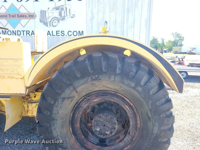 image for item KA9989 Pettibone PMW-12 scraper tractor