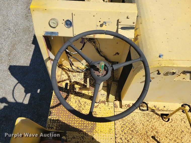 image for item KA9989 Pettibone PMW-12 scraper tractor